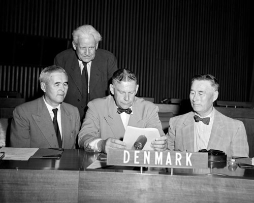 7 Dansk Delegation I FN 1954 Foto UN Publications